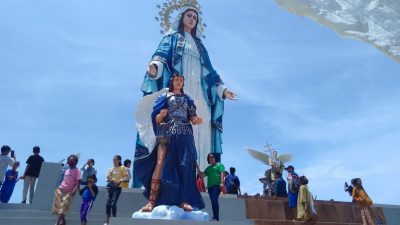 Bunda Maria Hadir Diteluk Gurita Kabupaten Belu Tinggi Sekitar 34 Meter