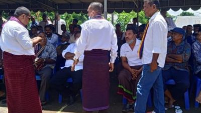 Niko Blak Blakan; Protes Bernada Keras Dihadapan Pemda Lembata