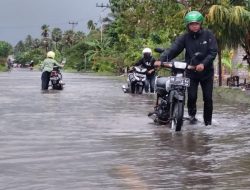 Kota Waingapu Diguyur Hujan Deras  Sejumlah Jalan Terendam Banjir