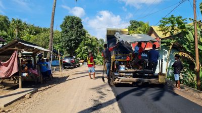 Jalan Lintas Ome-Buya di Lembata Mulai Diaspal, Kontraktor Tuai Pujian