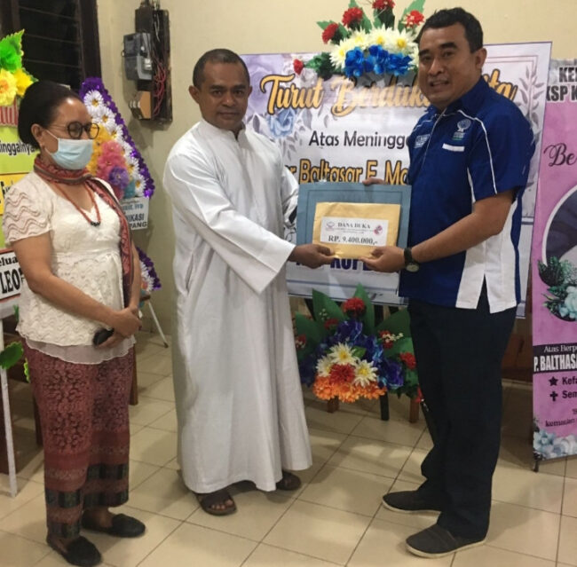 Simpanan Anggota Baru Senilai 53 Juta Cabang Larantuka Begini Pesan GM Yohanes Sason 2 Poros NTT News