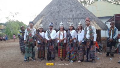 Cerita Tsea Bife Fe’u Dilakukan dari Rumah Adat Bagi Sepasang Suami Isteri di TTU