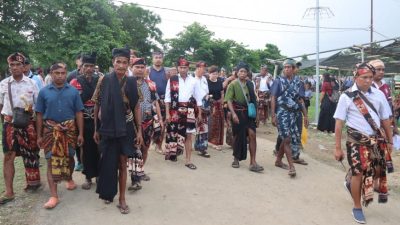 Gubernur VBL Hadiri Pemakaman Adat Raja Nggongi Umbu Yadar