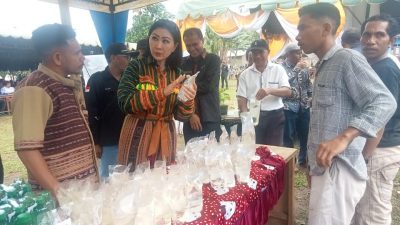 Julie Laiskodat  Dukung Penuh Perindustian Minyak Kelapa di Adonara Tengah Kabupaten Flores Timur