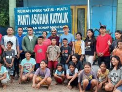 Hendrik Dampingi Ratusan Mahasiswa Pasola Student Asal Sumba Barat Saat Berbagi Kasih