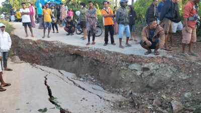 Warga Napi Dihebokan Dengan Gempa Bumi Dan Longsor Sehingga Jalan Ambalas, Jalur Oinlasi Niki-Niki (Kolonakaf) Putus