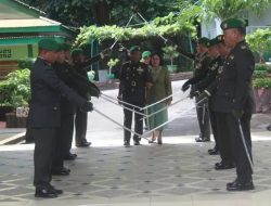 Pedang Pora Iringi Purna Tugas Kasdim 1624/Flotim Mayor Inf. Yakobus Milan Tukan