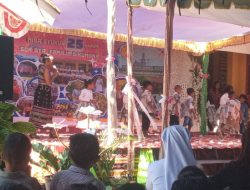 Pentas Drama Anak SDK Sta. Familia Sikumana Berbusana Koran Kotor