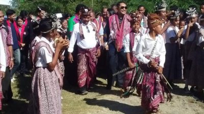 Tingkatkan Kearifan Lokal,Kadis PK TTU Turun Langsung ke Sekolah