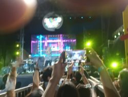 Peminat Semakin Membeludak Malam Kampanye Jaringan Indosat di Water Park Kupang