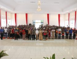 Sambut Natal, Penjabat Gubernur NTT Ayodhia Kalake Bagikan Kasih dan Pesan Kesejahteraan
