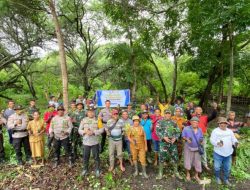 Sambut HPN 2024 Ikatan Wartawan TTU Tanam 1000 Anakan Pohon di Desa Letneo