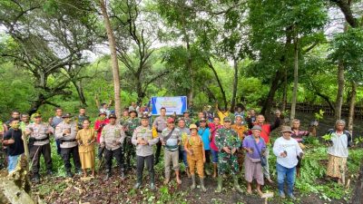 Sambut HPN 2024 Ikatan Wartawan TTU Tanam 1000 Anakan Pohon di Desa Letneo