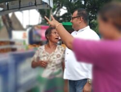 Aksi Bagi Takjil Gratis Roy Bulan, Calon Gubernur NTT: Menyentuh Hati Masyarakat Solor