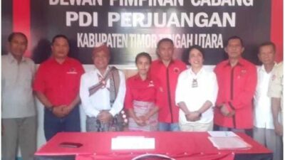 Mantan Dirjen Bimas Katolik Mendaftar Sebagai Calon Bupati TTU di DPC PDIP