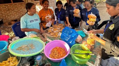 Kolaborasi Mahasiswa Kupang, Ibu-Ibu PKK dan BUMDes Bangun Ekonomi Desa   