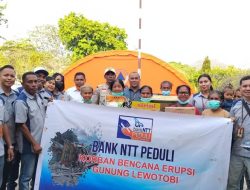 Plt. Dirut Bank NTT, Yohanis Landu Praing, Salurkan Bantuan untuk Penyintas Erupsi Gunung Lewotobi