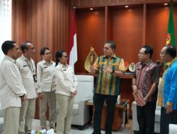 Semangat Kemanusiaan, Gubernur Melki Serahkan Aset untuk HAM