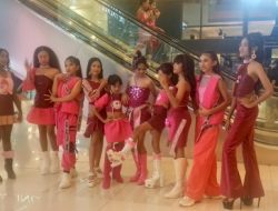 Hayati Hadirkan Fashion Show denganTema Barbie in Love di Kupang
