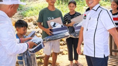 Peduli Pendidikan, Filmon Loasana Salurkan Bantuan untuk Warga Manulai 2