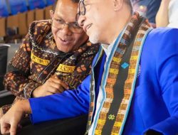 Di Balik Bisikan, Langkah Tak Pernah Lelah