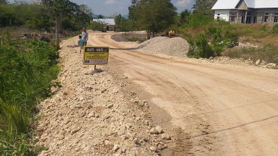 CV Hutama Mitra Nusantara Kerjakan Proyek Jalan Akses Desa Raknamo Senilai Rp11,2 Miliar 8 IMG_20260714_115825_857
